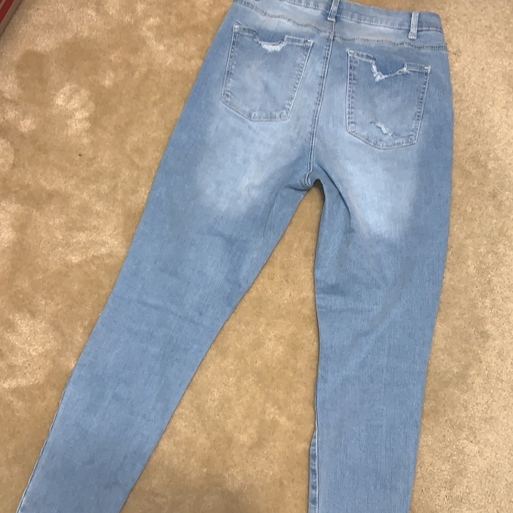 High rise light wash jeans - Picture 6 of 7